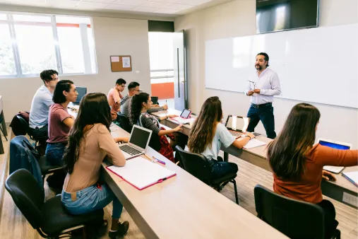 تعزيز النجاح الأكاديمي: استراتيجيات الدراسة وإدارة الوقت في البيئة الجامعية التركية