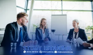 الفرق بين دراسة إدارة الأعمال وإدارة المشاريع في الجامعات التركية